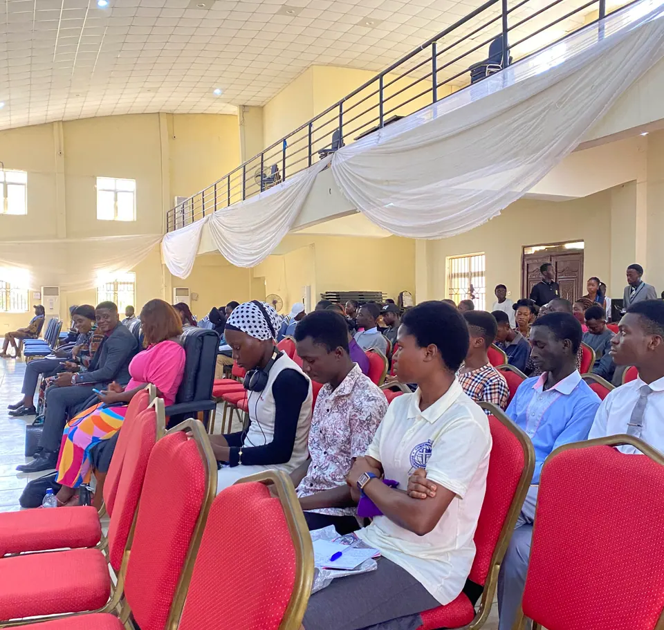 Participants learning together at a Phronesis leadership session